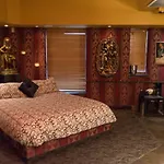 Mariaggi\'S Theme Suite Hotel & Spa