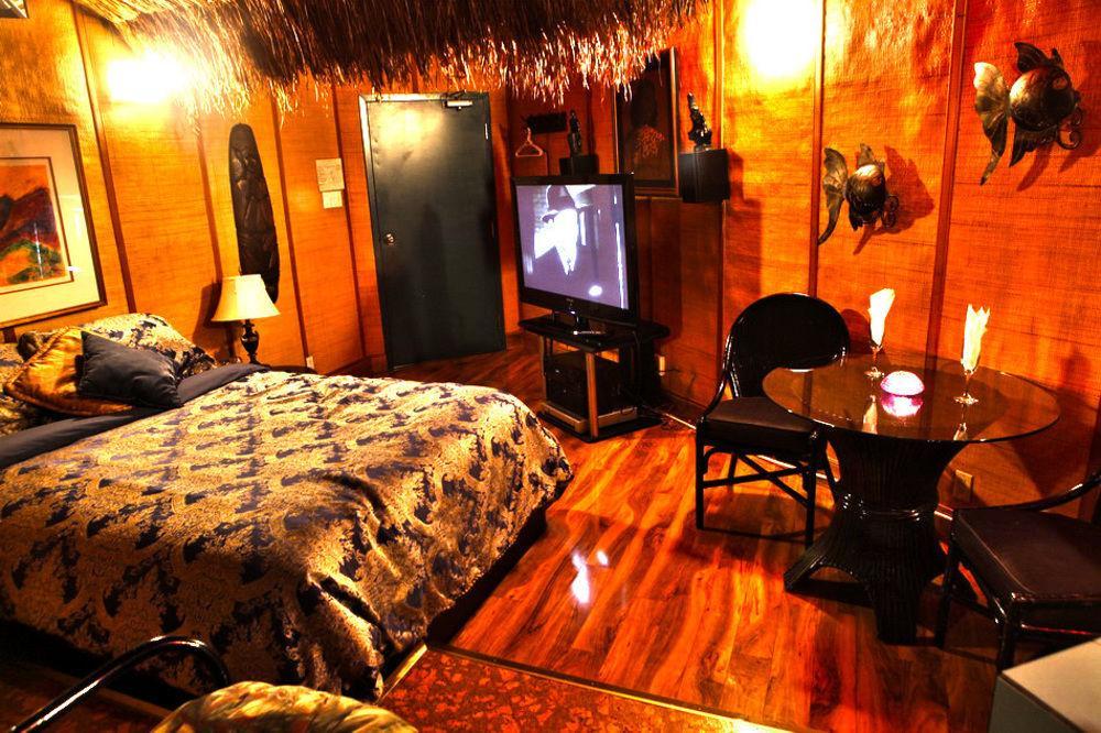 Mariaggi's Theme & Hotel