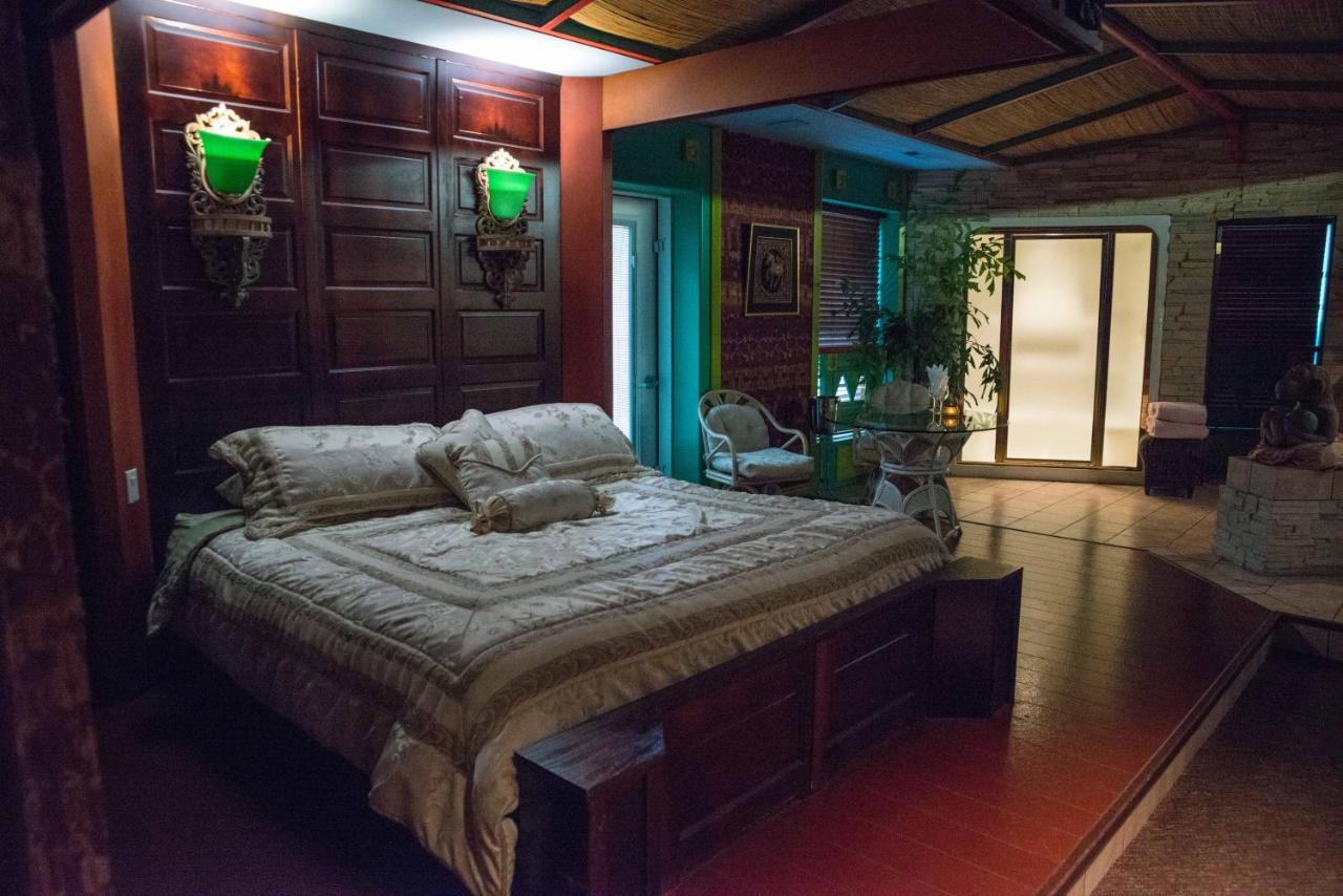 Mariaggi's Theme & Hotel