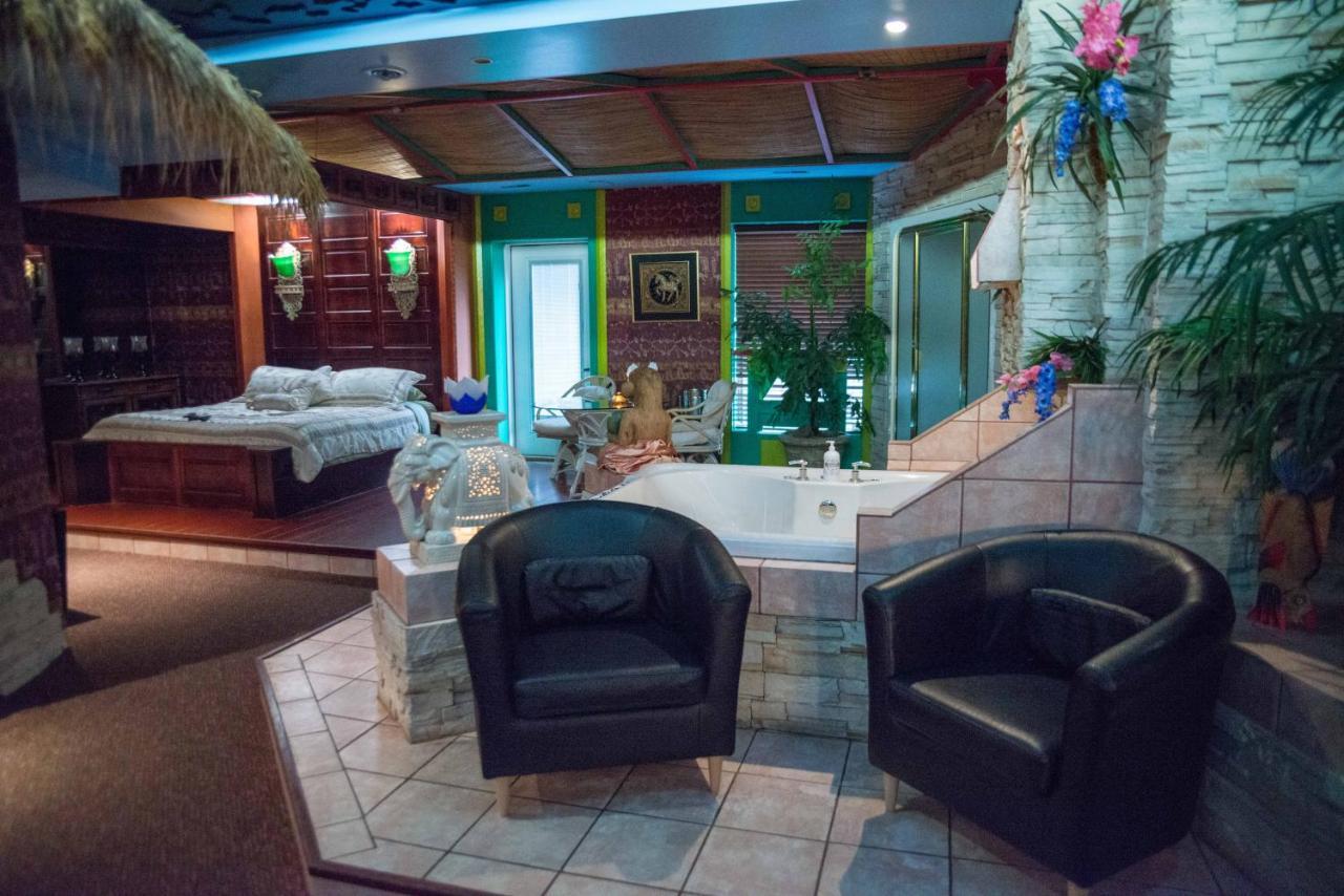 Mariaggi's Theme & Hotel Winnipeg